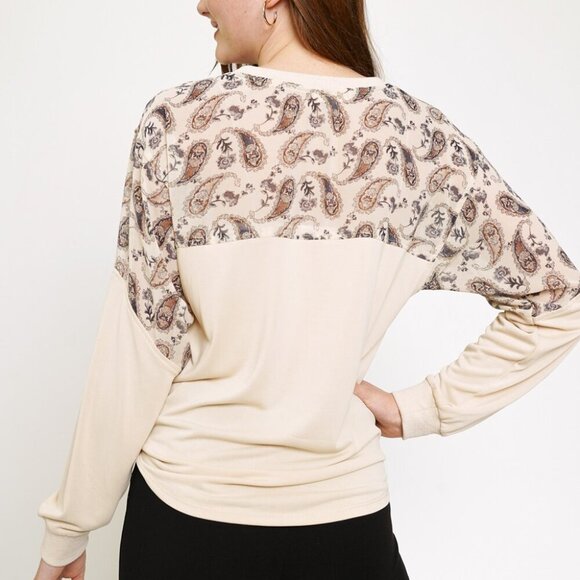 MYSTREE TIE FRONT PAISLEY CONTRAST MODAL TOP - Picture 5 of 7